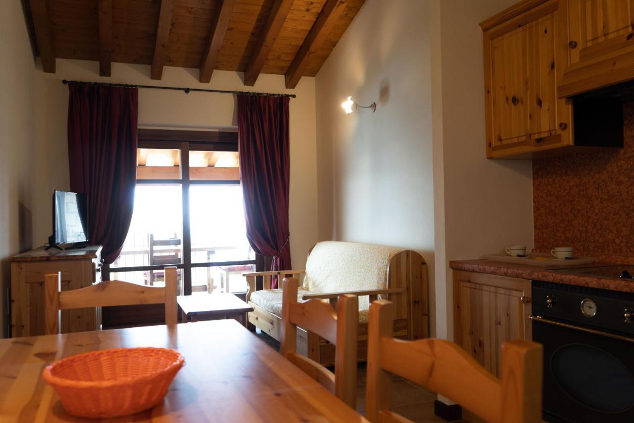 La Fiocchina - Magic Place - Apartments & Studios In Garda Lake - Countryside Farmhouse, Inside The Middle Of The Lake Salò Εξωτερικό φωτογραφία